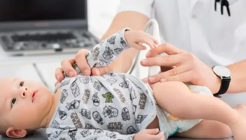 Kiedy z noworodkiem do fizjoterapeuty? Objawy i profilaktyka