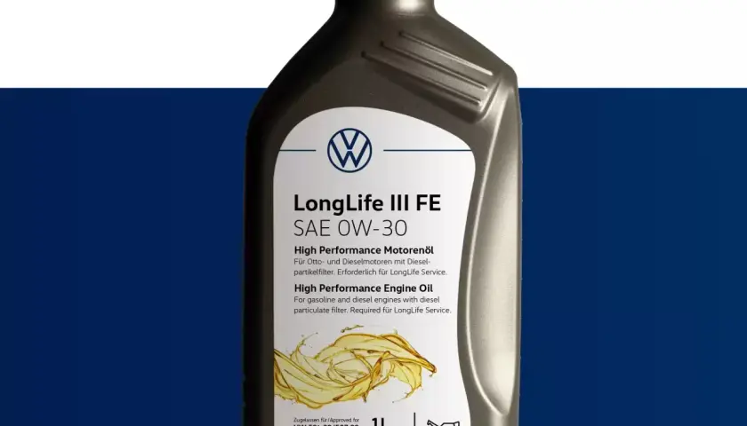 Oryginalny olej VW LongLife III FE 0W-30. Producentem jest Volkswagen, zapewniający wysoką wydajność dla silników benzynowych i diesla.