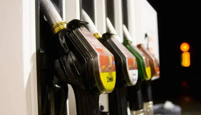 Czy olej napędowy to diesel? Odkryj kluczowe różnice i zastosowania