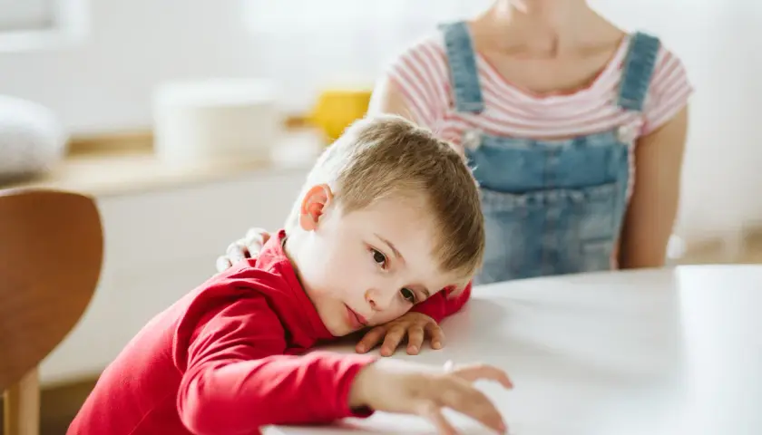 Jak wyciszyć dziecko z ADHD? Skuteczne strategie dla rodziców