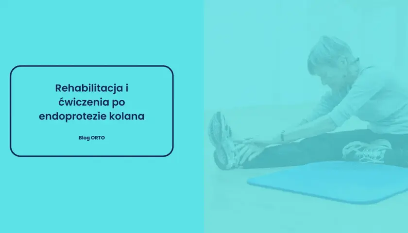 Kobieta wykonuje ćwiczenia po endoprotezie kolana, rozciągając nogi. Rehabilitacja i ćwiczenia przywracają sprawność.