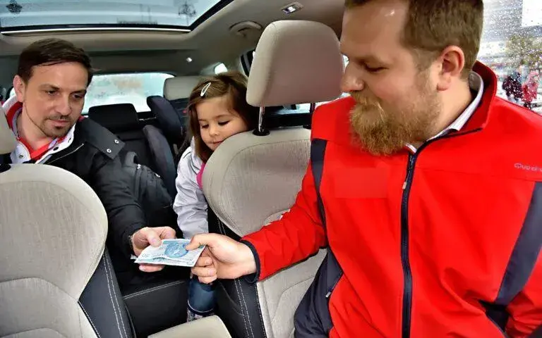 Jak skontaktować się z kierowcą BlaBlaCar i uniknąć problemów z podróżą