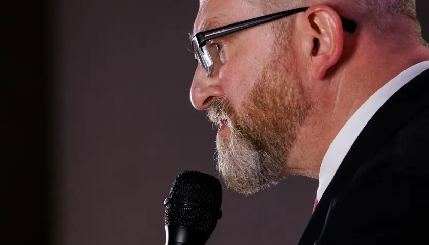 Czy Grzegorz Braun nie żyje? Prawda o zdrowiu i aktywności polityka