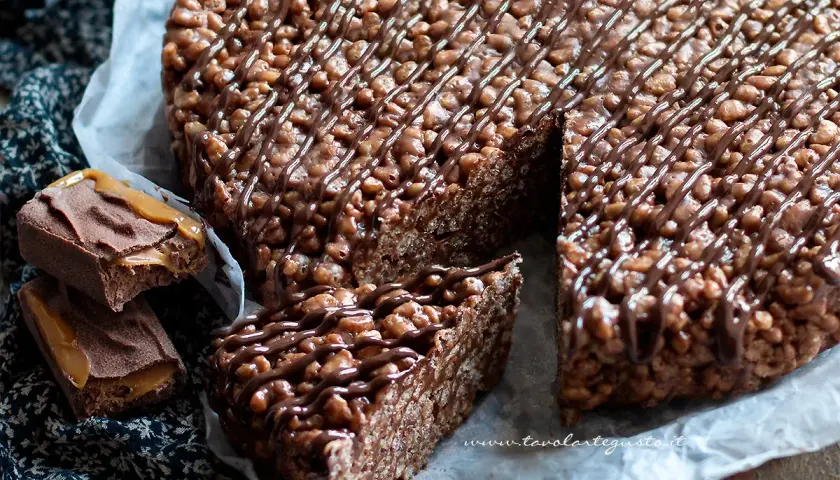 Torta Mars ricetta: golosa torta croccante al cioccolato e caramello, ispirata alle barrette Mars.