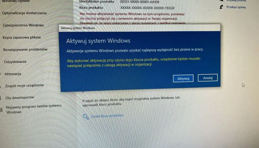 Komunikat "Aktywuj system Windows" informuje, że system nie został aktywowany. Aby to zrobić, potrzebny jest klucz produktu i połączenie z organizacją.