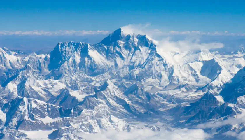 Mount Everest: Największa góra świata? Poznaj prawdę i inne szczyty