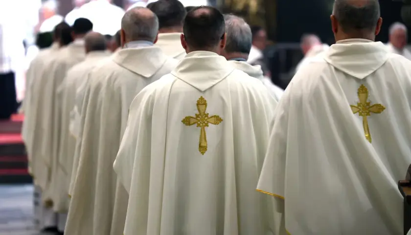 Pożądanie i księża: prawda o ludzkich uczuciach osób duchownych
