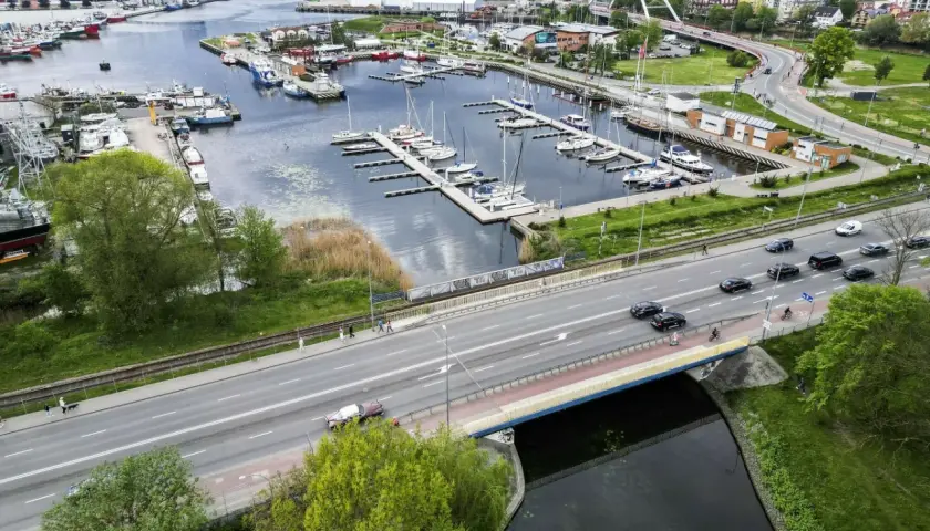 Warszawa-Kołobrzeg: Która trasa najszybsza, najtańsza i najwygodniejsza?