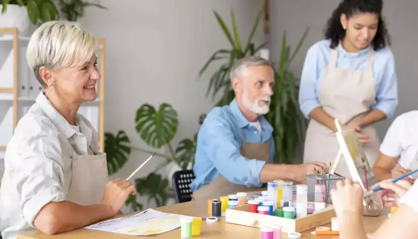 Pomysły na zajęcia z seniorami: Ruch, pasje i rozwój sprawdź!