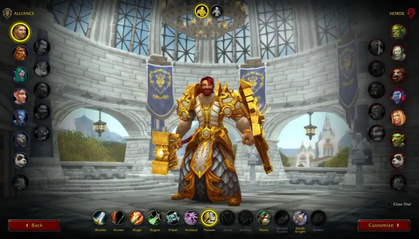 Paladyn w złotej zbroi, gotowy do walki. Wybór postaci w grze, wow klasy!