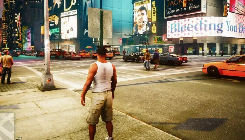 Liberty City w GTA 4 Remaster. Taksówki, neony i tłum ludzi na ruchliwym skrzyżowaniu.