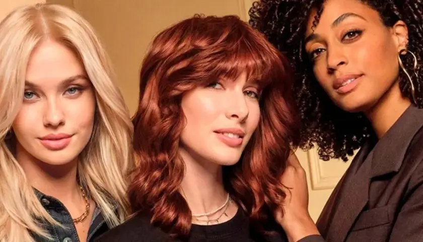 Tres mujeres con diferentes tonos de cabello: rubio platino, cobrizo y rizado oscuro. ¡Me han quedado las mechas muy blancas!