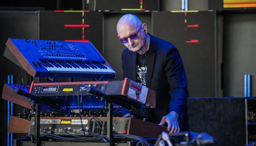 Muzyka elektroniczna symfoniczna: Fuzja orkiestry i syntezatorów