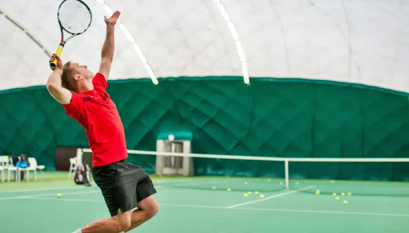 Tenis jak zacząć: Kluczowe kroki, aby uniknąć frustracji i grać lepiej