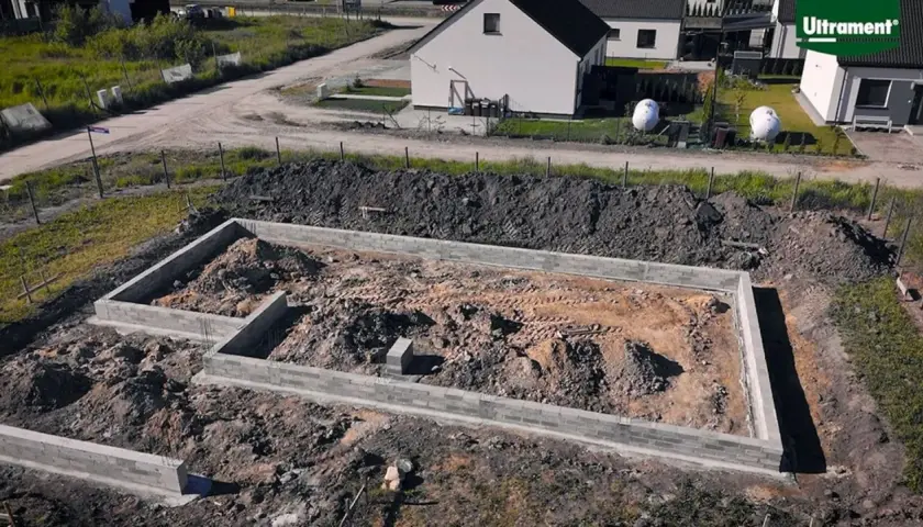 Izolacja fundamentów krok po kroku: Poradnik i koszty