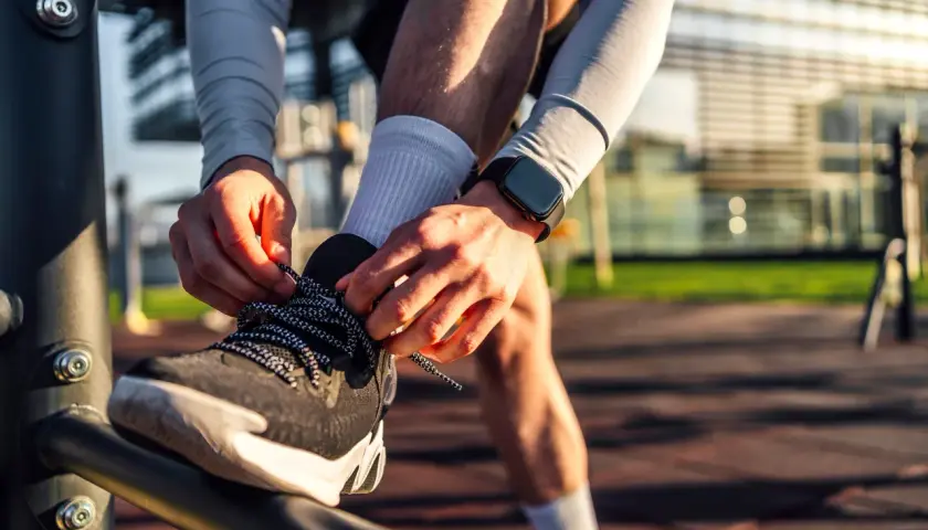 Las mejores zapatillas para correr hombre que transformarán tu rendimiento