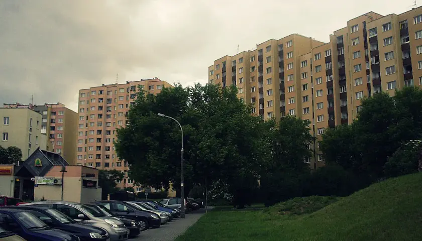 Jak dojechać na Osiedle Złotego Wieku w Krakowie? Praktyczny przewodnik