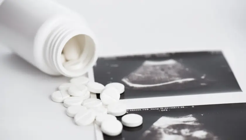 Skutki uboczne aborcji farmakologicznej: jakie są ryzyka i objawy?