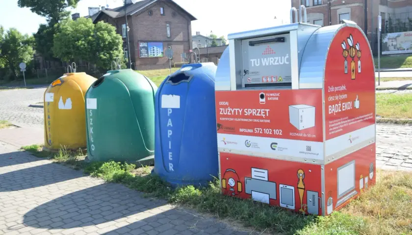 Czego nie wrzucać do pojemników na elektrośmieci? Praktyczne porady i błędy