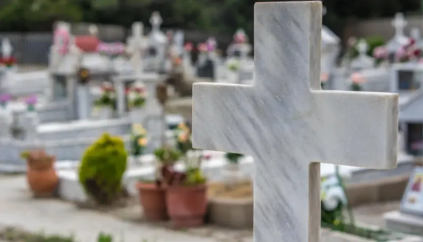 Ile jest cmentarzy w Polsce? Zaskakujące fakty i ich rodzaje