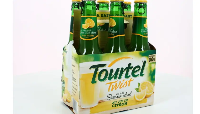 Pack de 6 bières Tourtel Twist citron sans alcool. Attention, le goût est si bon qu'il y a un tourtel twist danger de tout boire d'un coup !