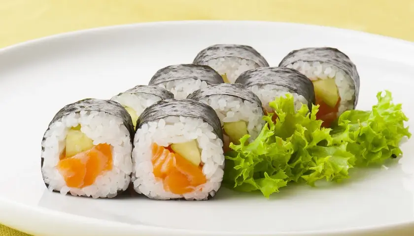 Z czego jest sushi? Odkryj sekrety japońskiego smaku!