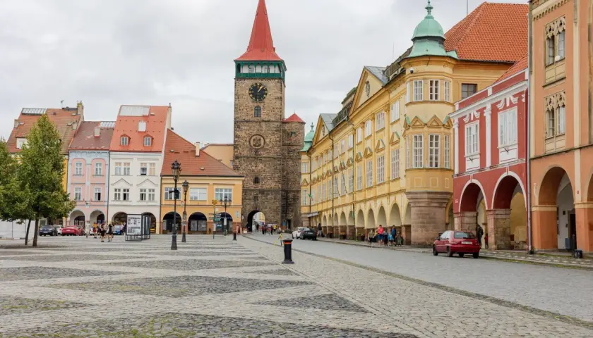 Najlepsze atrakcje w Nowym Jiczynie, które musisz zobaczyć