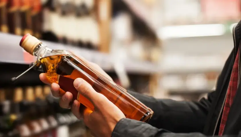 Ile alkoholu można przewieźć do Danii? Kluczowe limity i zasady