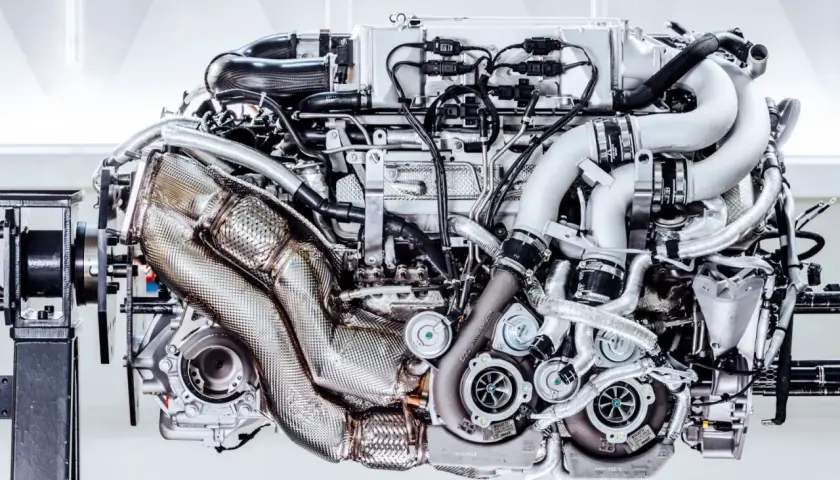 Bugatti Chiron W16: 1600 KM, 4 turbo koniec epoki?