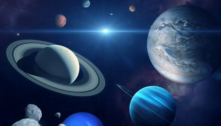 Mars w wodniku, wśród planet i asteroid, na tle gwiezdnego pyłu.