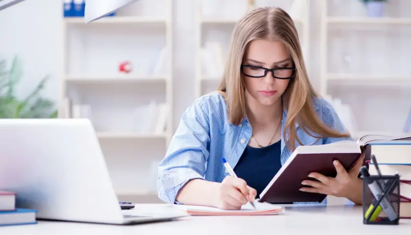 Kiedy wprowadzono nauczanie zdalne i jak wpłynęło na edukację?