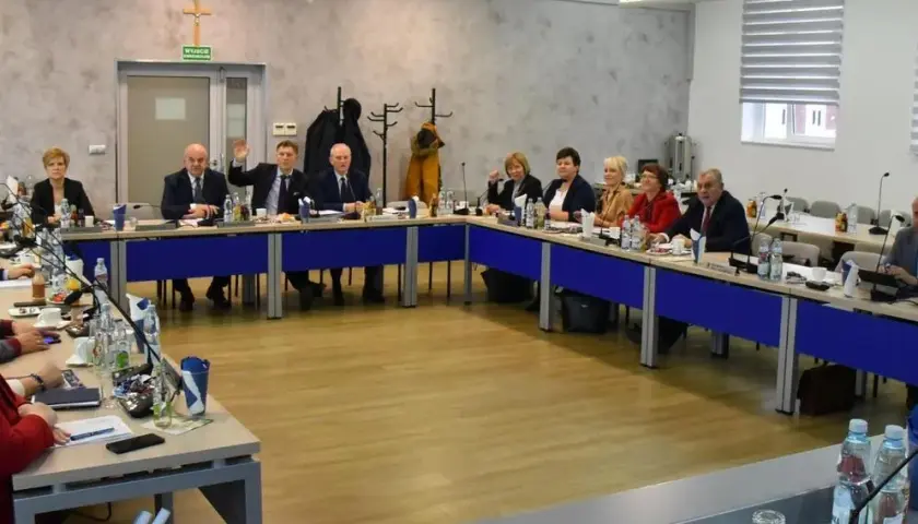 Ile zarabia radny osiedla we Wrocławiu? Zaskakujące kwoty i fakty