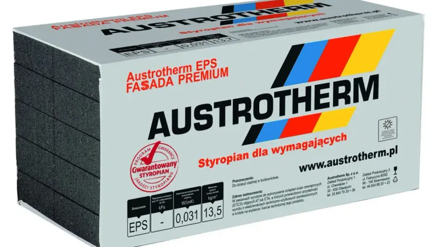 Opakowanie styropianu Austrotherm EPS Fasada Premium, z widocznym oznaczeniem EPS i parametrami technicznymi.