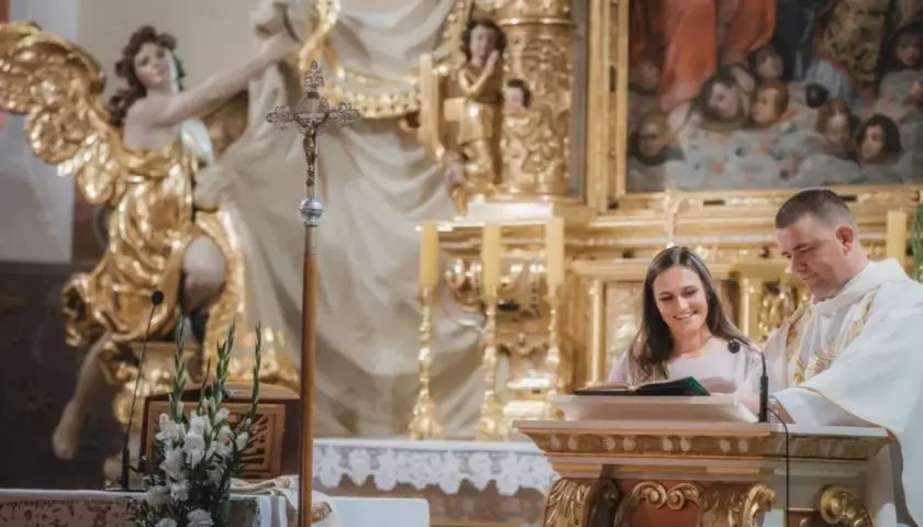 Ile trwa msza weselna? Poznaj czas, który warto uwzględnić w planach