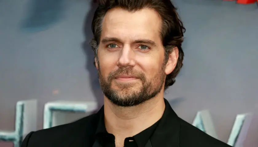 Geralt de Riv, Henry Cavill, l'acteur incarne le sorceleur avec charisme.