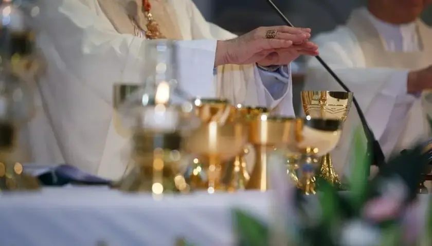 Znaczenie mszy świętej: dlaczego jest kluczowe dla katolików