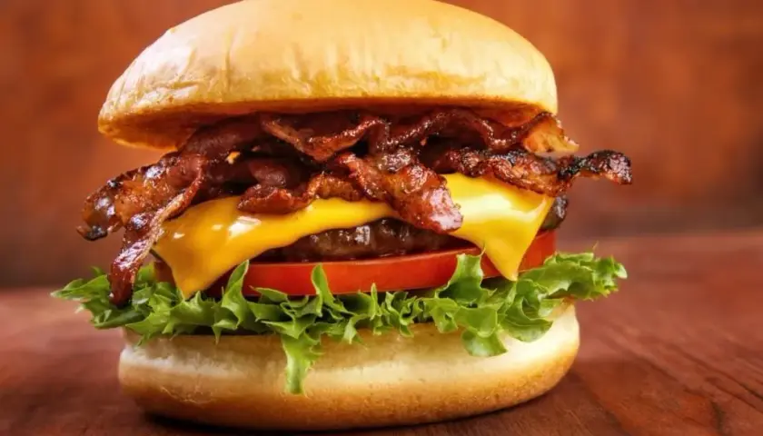 Skąd pochodzi burger? Odkryj jego zaskakującą historię!