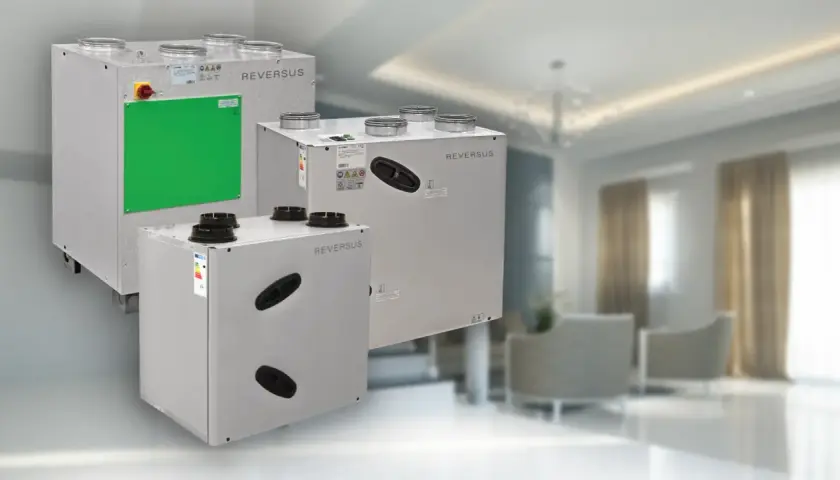 Nowoczesny rekuperator REVERSUS w eleganckim wnętrzu. Zapewnia świeże powietrze i oszczędność energii.