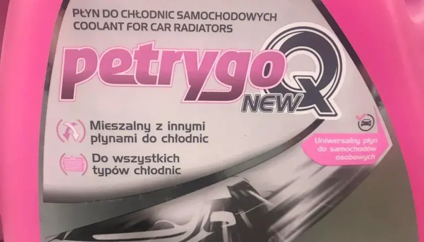 Płyn chłodniczy petrygo Q NEW, uniwersalny, mieszalny z innymi płynami, do wszystkich typów chłodnic samochodowych.