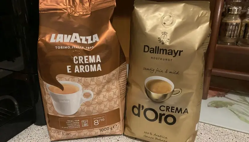 Dwie paczki kawy ziarnistej: Lavazza Crema e Aroma i Dallmayr d'Oro Crema. Czy to najlepsza kawa ziarnista na świecie?