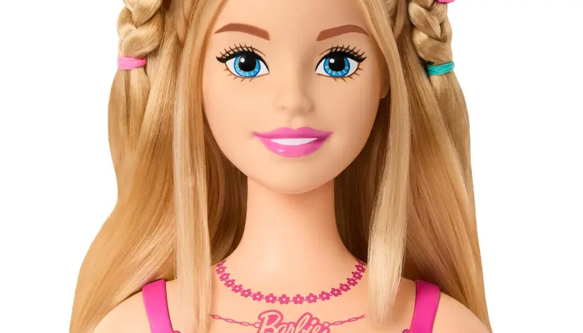 Barbie głowa do stylizacji tęczowe włosy – idealna zabawa dla dziewczynek