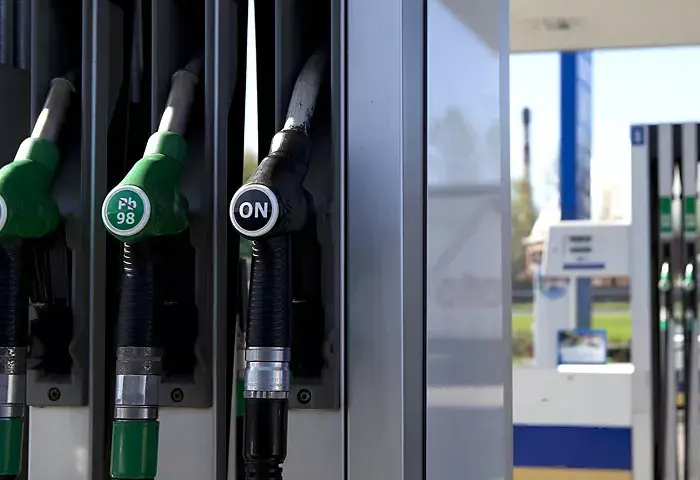 Diesel co to jest: kluczowe informacje o paliwie i jego zastosowaniach