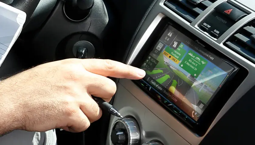 Jakie radio samochodowe z bluetooth wybrać? Sprawdź najlepsze modele!