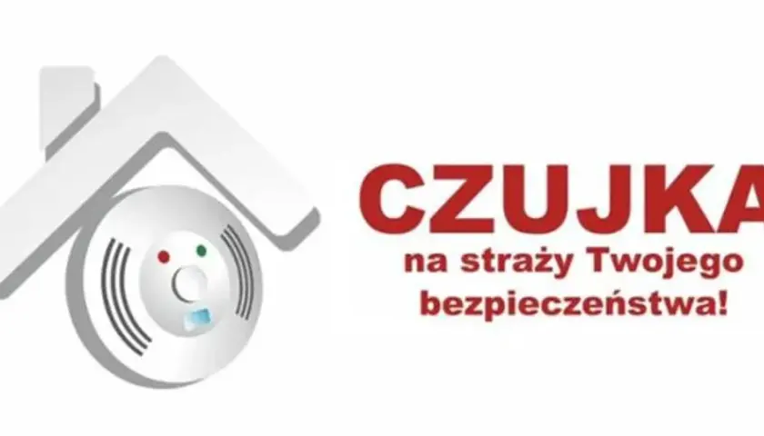 Czujka dymu i tlenku węgla w kształcie domu. Zapewnij bezpieczeństwo podczas sezonu grzewczego.