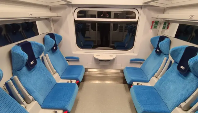 Czym się różni TLK od InterCity? Kluczowe różnice, które musisz znać