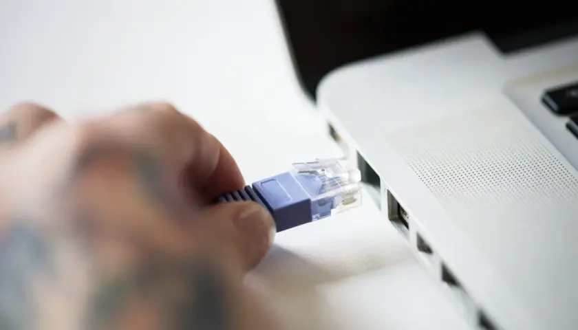 Jak podłączyć komputer stacjonarny do Wi-Fi? USB czy PCI-E? Wybierz i podłącz!