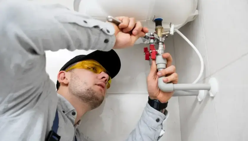 Ile prądu zużywa bojler 120l? Sprawdź, jak obniżyć koszty energii