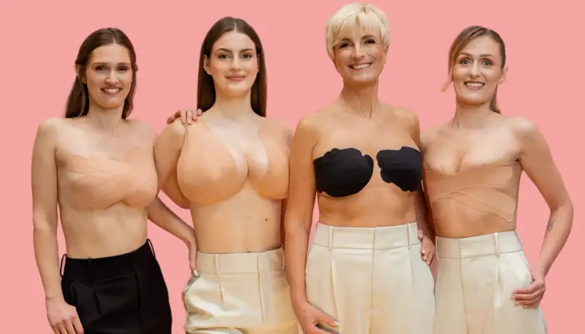 Cztery kobiety prezentują różne rodzaje taping biustu: cielisty, czarny i w paski.