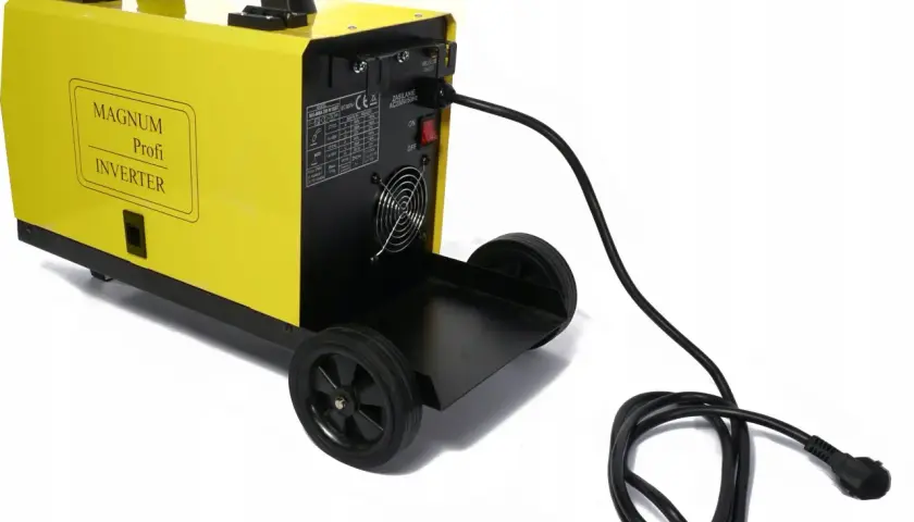 Żółta spawarka Magnum Profi Inverter MIG-MMA 200 W IGBT na kółkach, z kablem zasilającym.