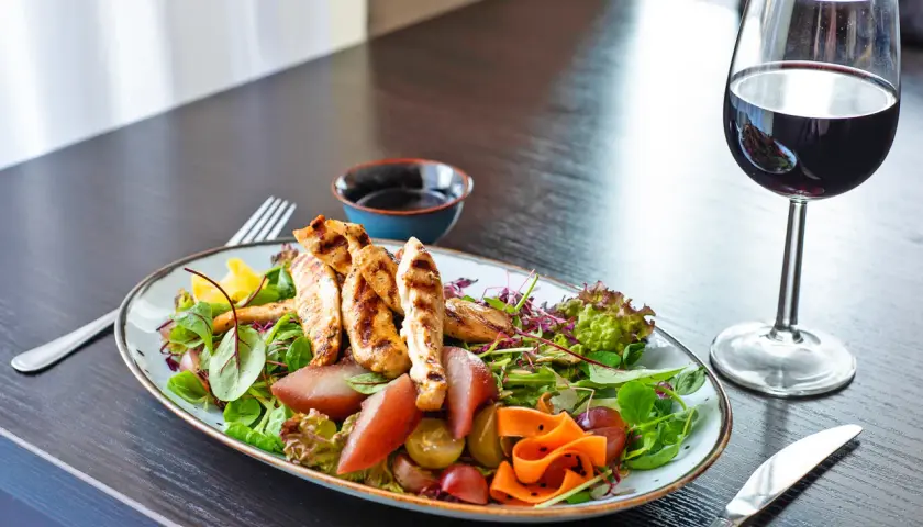 Gdzie zjeść w Nałęczowie? Odkryj najlepsze restauracje i smaki